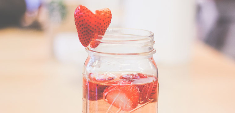 Thumb article strawberry sangria 750x360